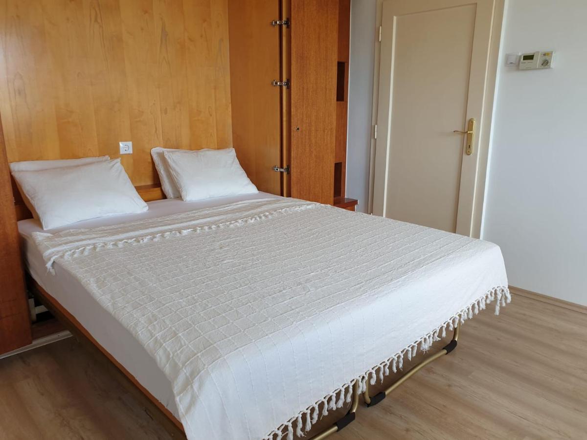 Best Rated Central Apartment Vienna - Ac, Wifi, 24H7Days Self Check-In, Board Games, Netflix Екстериор снимка
